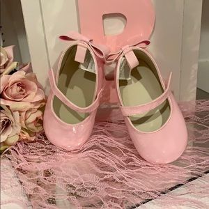 Pink Gymboree baby shoes for 12-18 months.